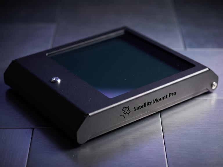 SatelliteMount Pro Mid-Level — Fan Cooled & Fused lockable enclosure for Starlink Mini